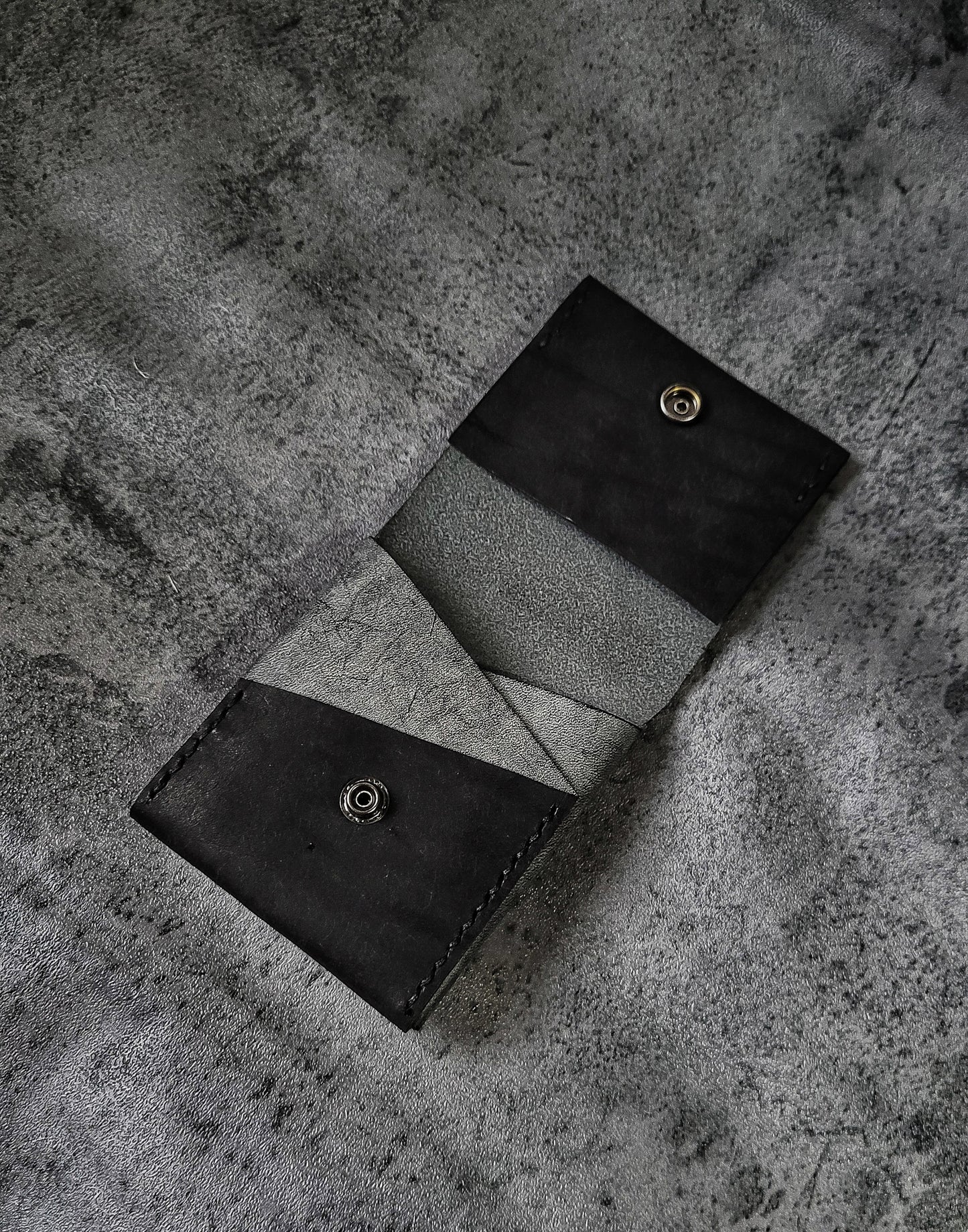 M2 wallet - ghost black